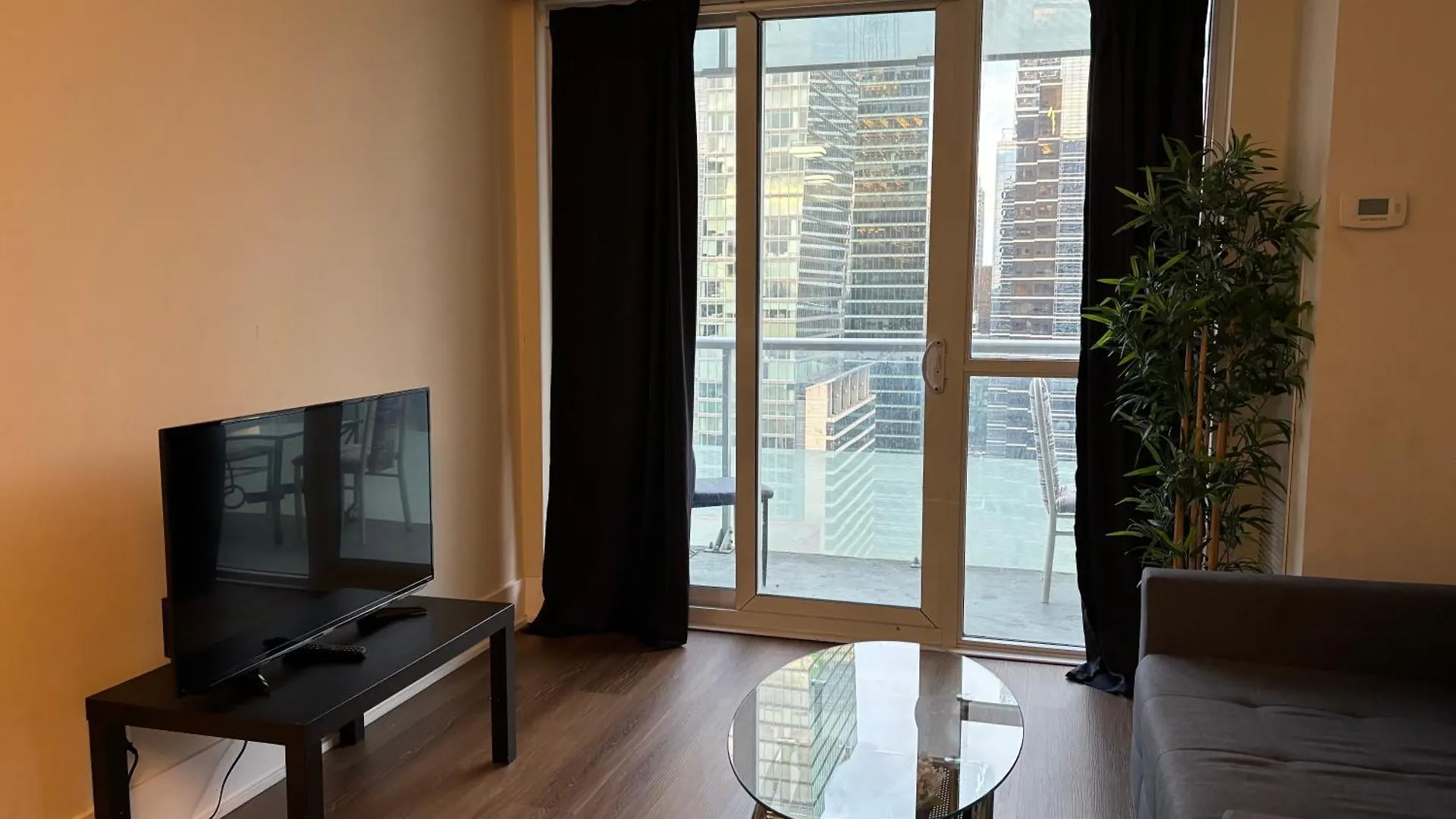 アパートホテル Cn Tower Suite With Free Parking トロント