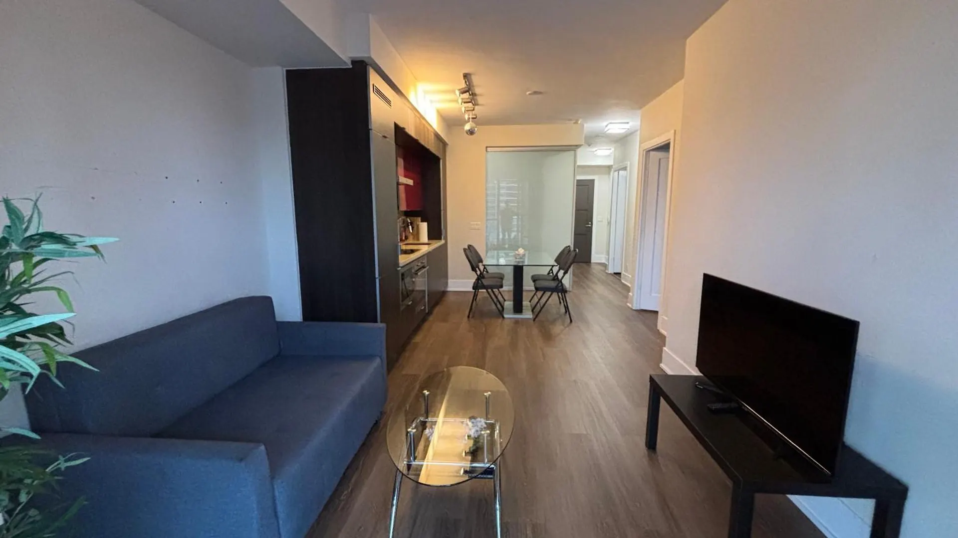 Cn Tower Suite With Free Parking トロント 3*,